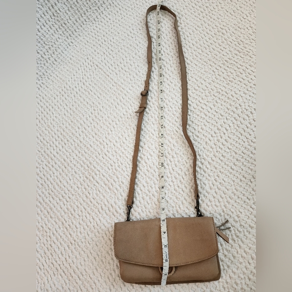 Lucky Brand Leather Crossbody with built-in wallet - Picture 9 of 9
